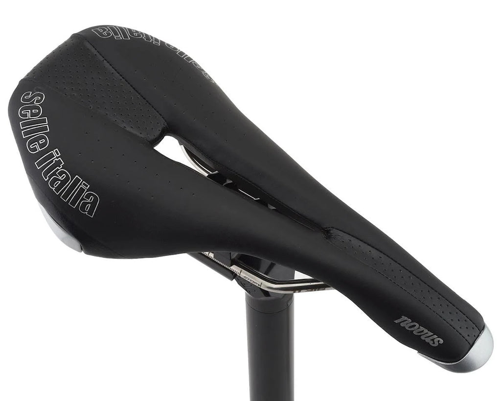 Saddle Black V9246