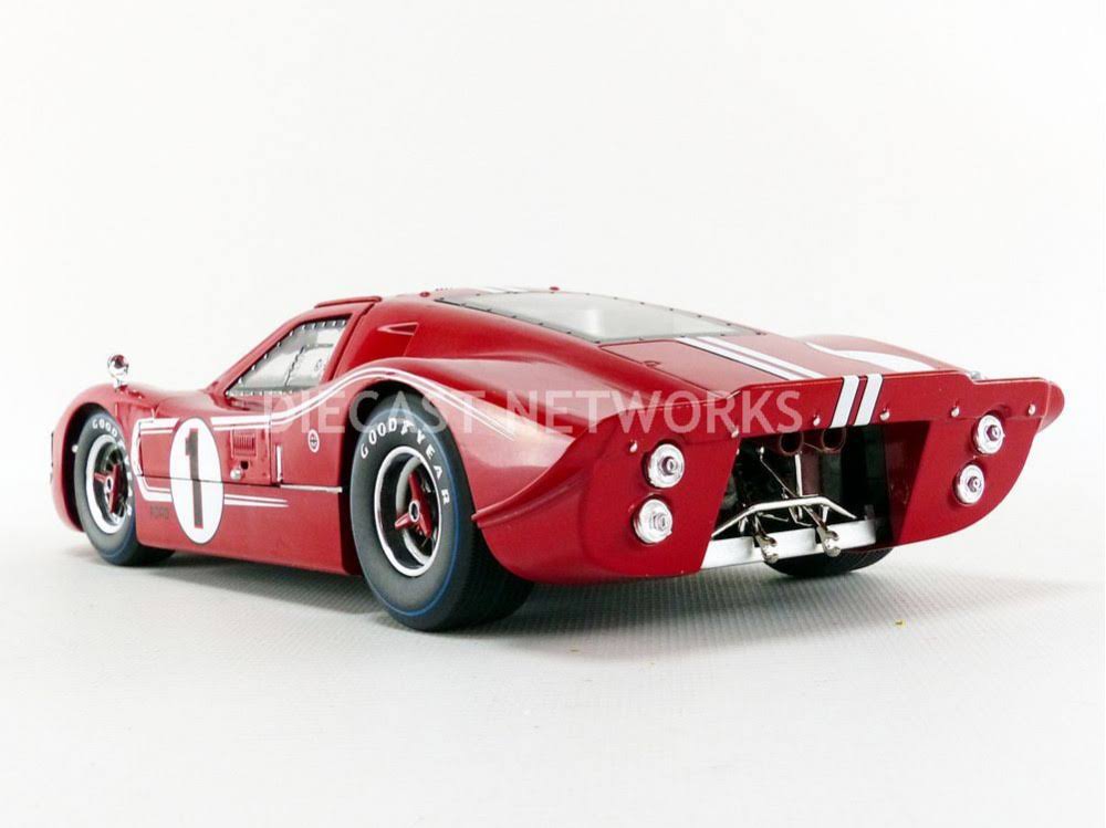 1/18 Diecast Model Car Y879802