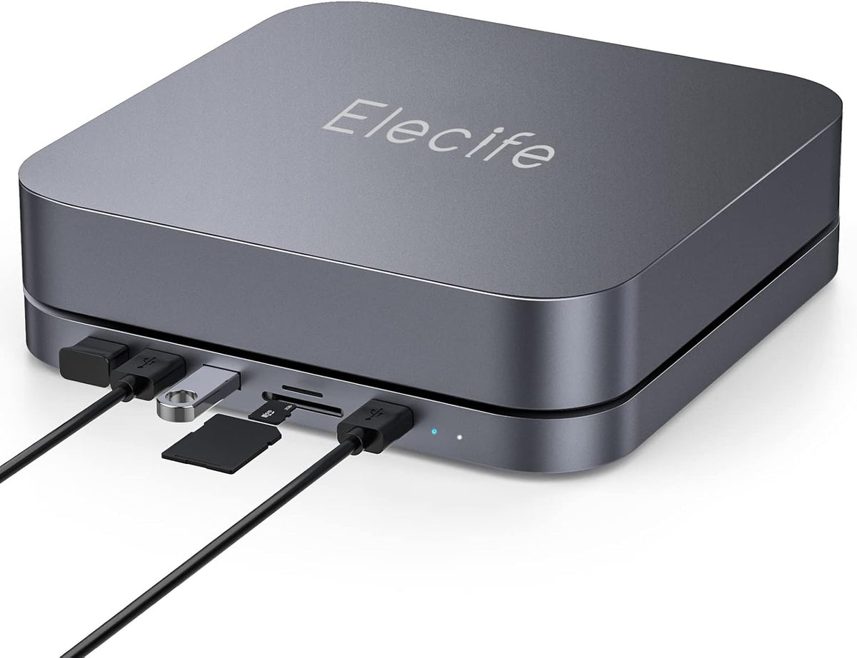 USB-C Hub with SATA SSD Slot and SD Card Readers M849005