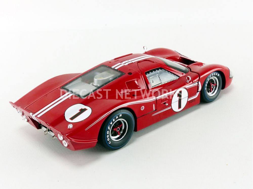 1/18 Diecast Model Car Y879802