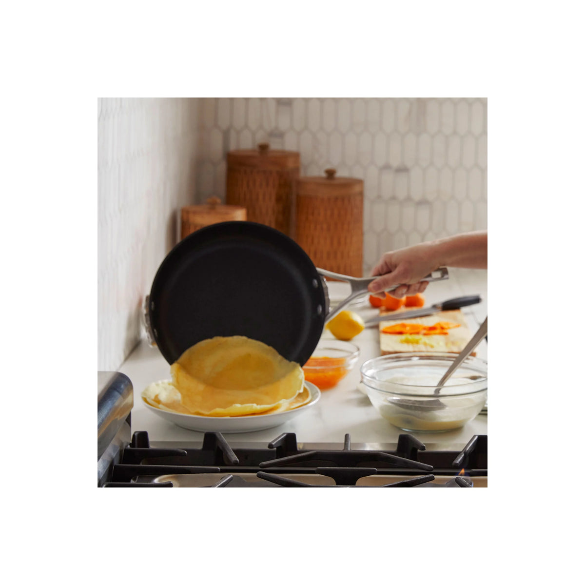 12-Quart Nonstick Stock Pot with Lid Z45564