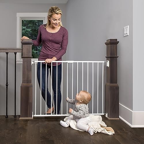 Extra Wide Retractable Baby Gate, White E60436