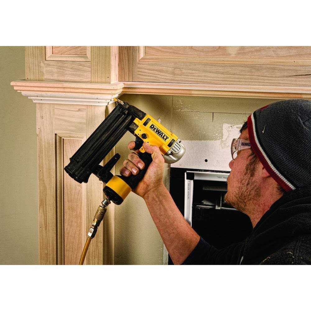 Nailer and Compressor Combo Kit S108410
