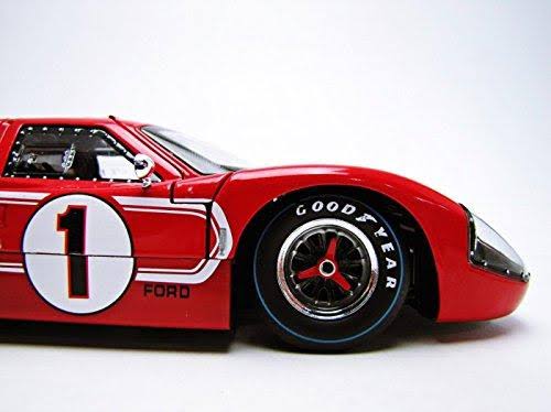 1/18 Diecast Model Car Y879802