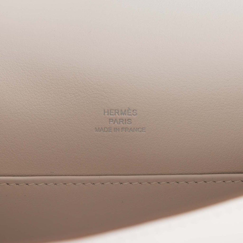 Pale Swift Pochette G4135