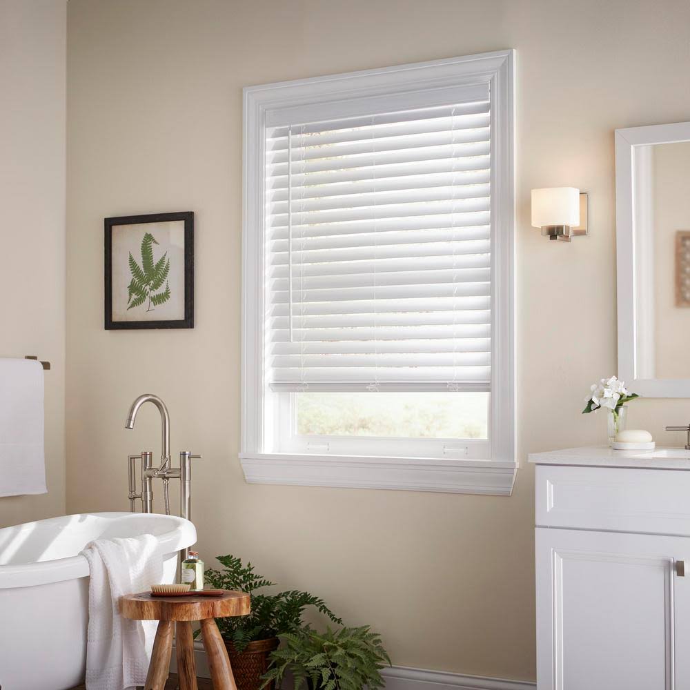 White Cordless Faux Wood Blind Y30073